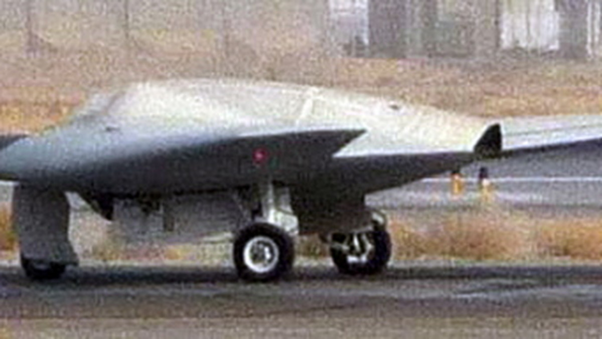Brytyjski RAF zakupił w USA dodatkową eskadrę bezzałogowych samolotów rozpoznawczych i bojowych tzw. dronów typu Reaper, które skieruje do Afganistanu - informuje we wtorek dziennik"Guardian".