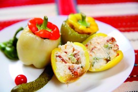 Ljubica iz Ruskog Krstura pravi najsavršenije PAPRIKE SA SITNIM SIROM I KULENOM: Probali smo i POTPISUJEMO, ovom receptu zaista nema ravnog