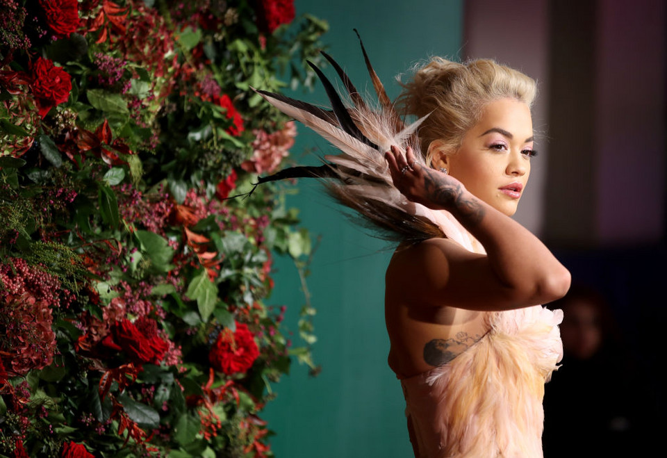 Rita Ora na rozdaniu Evening Standard Theatre Awards