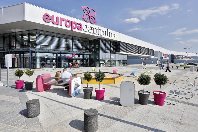 Youtuberzy w centrum handlowym Europa Centralna