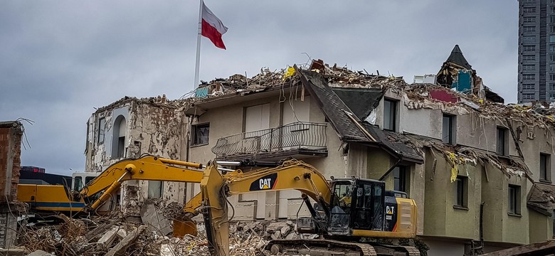 Najsłynniejsza samowola budowlana zniknie. "Czarny Kot" zostanie rozebrany do końca