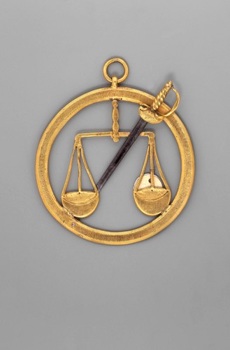 Klejnot Sędziego loży „Wolność Odzyskana” na wschodzie Lublina, mosiądz, nr  inw. 208691 MNW