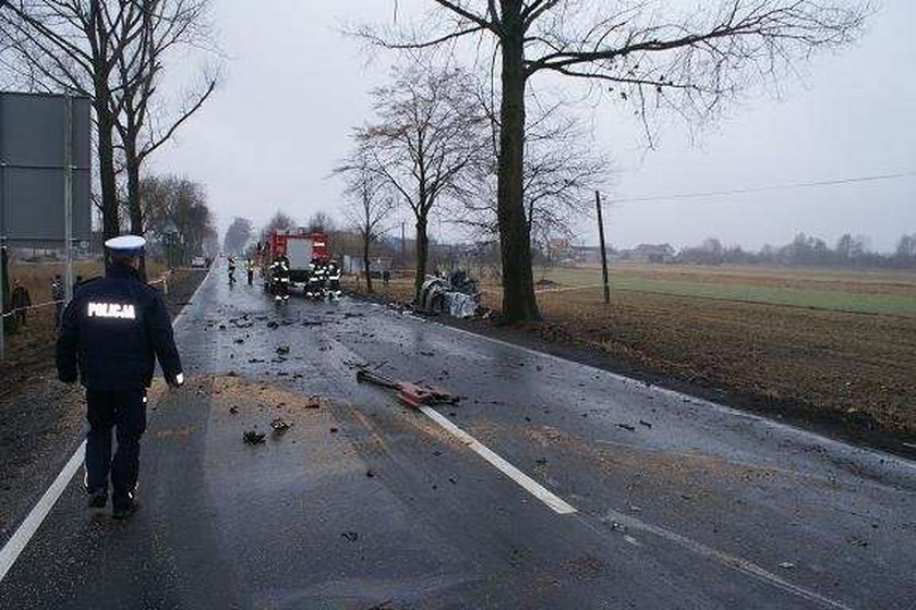 Śmierć na drodze. Ciężarówka ze zbożem zderzyła się z osobówką