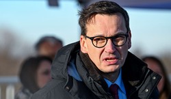 Rozłam w PiS wisi na włosku. Tajny plan Morawieckiego na koalicję z PSL?