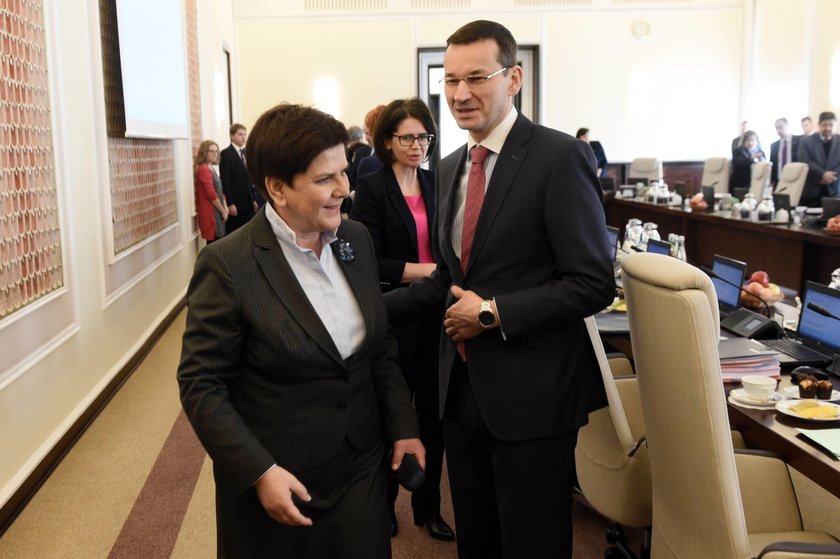 Zgrzyt na linii Morawiecki-Szydło. Chodzi o przyszłość programu 500+!