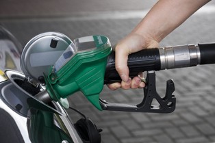 Kierowcy przesiadają się z diesli do małych aut benzynowych