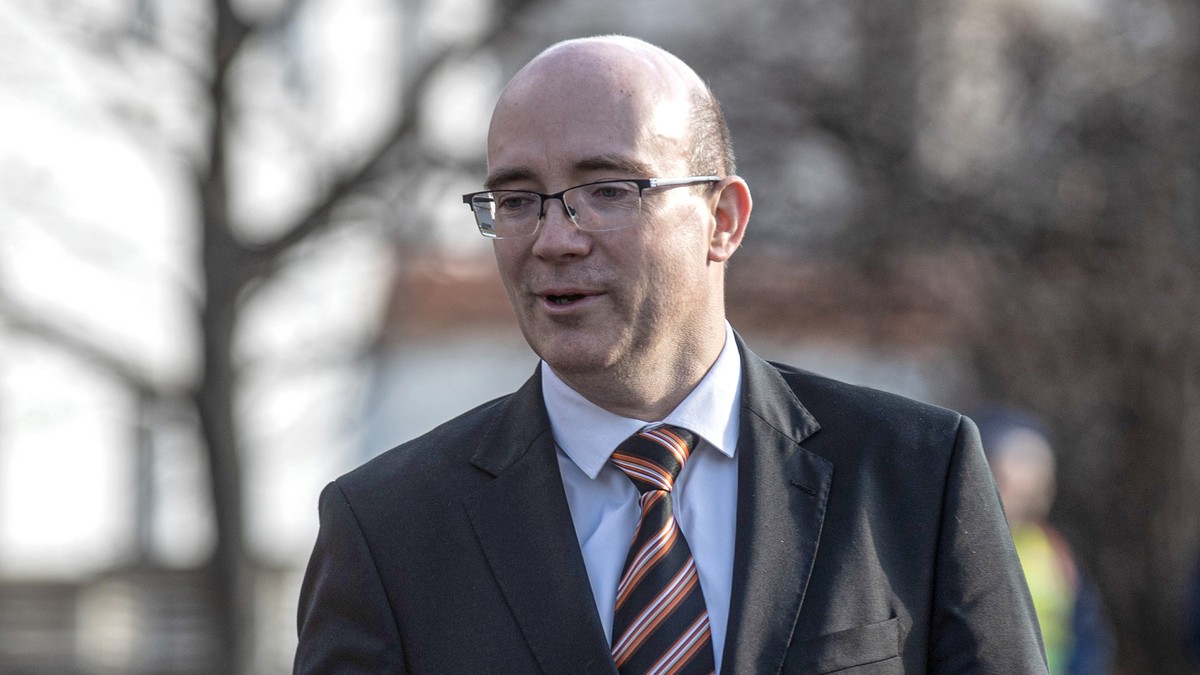 Maruzsa Zoltán interjút adott: a hőség ellen a minisztérium hajnali szellőztetést ír elő az iskoláknak – De szóba került a rövidített képzés és a jogosítvány kérdése is