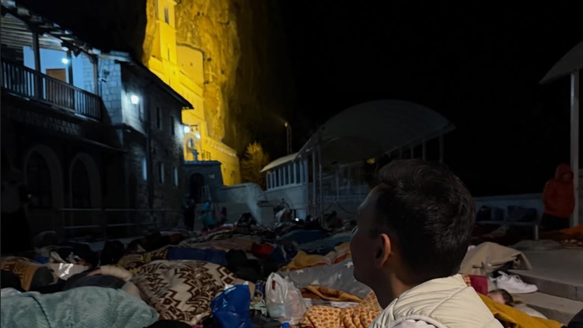 Neca spava pod Ostrogom