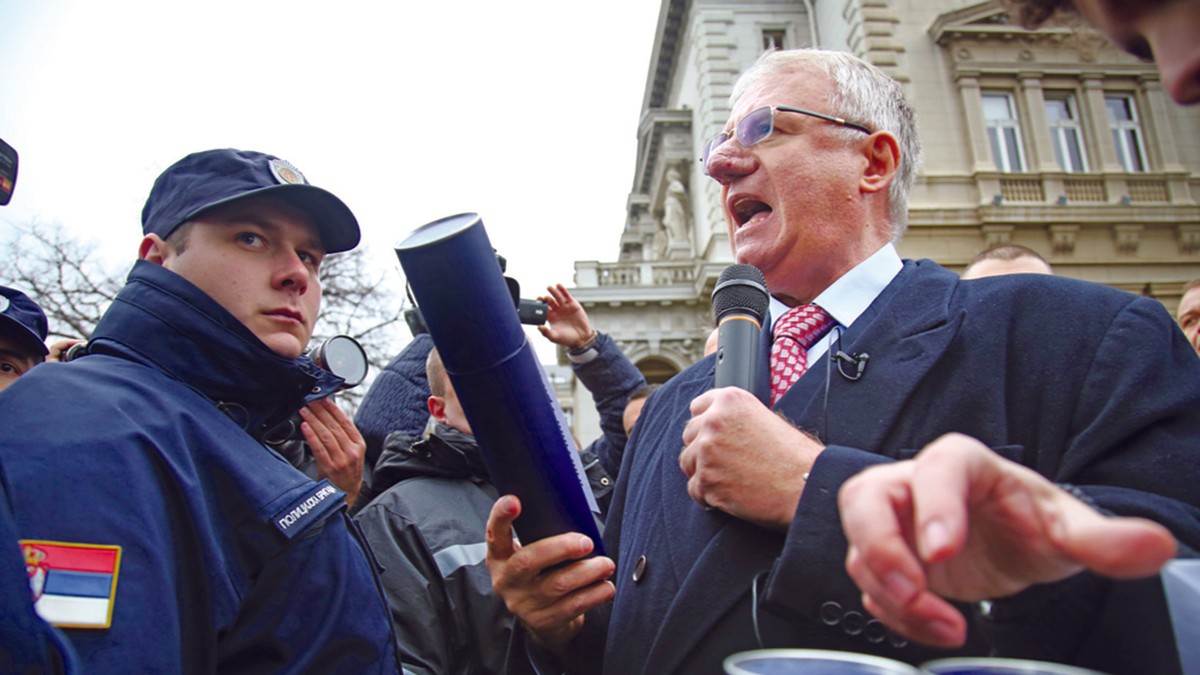 592786_seselj-dolazak-03rasfoto-zoran-ilic