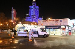 Rośnie bilans ofiar w Polsce. Polityczna burza wokół wyborów [RELACJA NA ŻYWO]