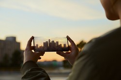 Wspierająca łączność 5G motorola edge to biznesowy smartfon o spektakularnym designie – już w sprzedaży