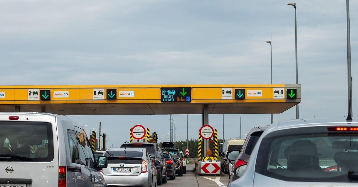 Paragon za przejazd autostradą i bilet kolejowy będą wystawione poza KSeF. Co jeszcze?