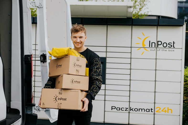 W jaki sposób kontrolować koszty dostawy w e-commerce? Kurier i Paczkomat® w modelu B2B