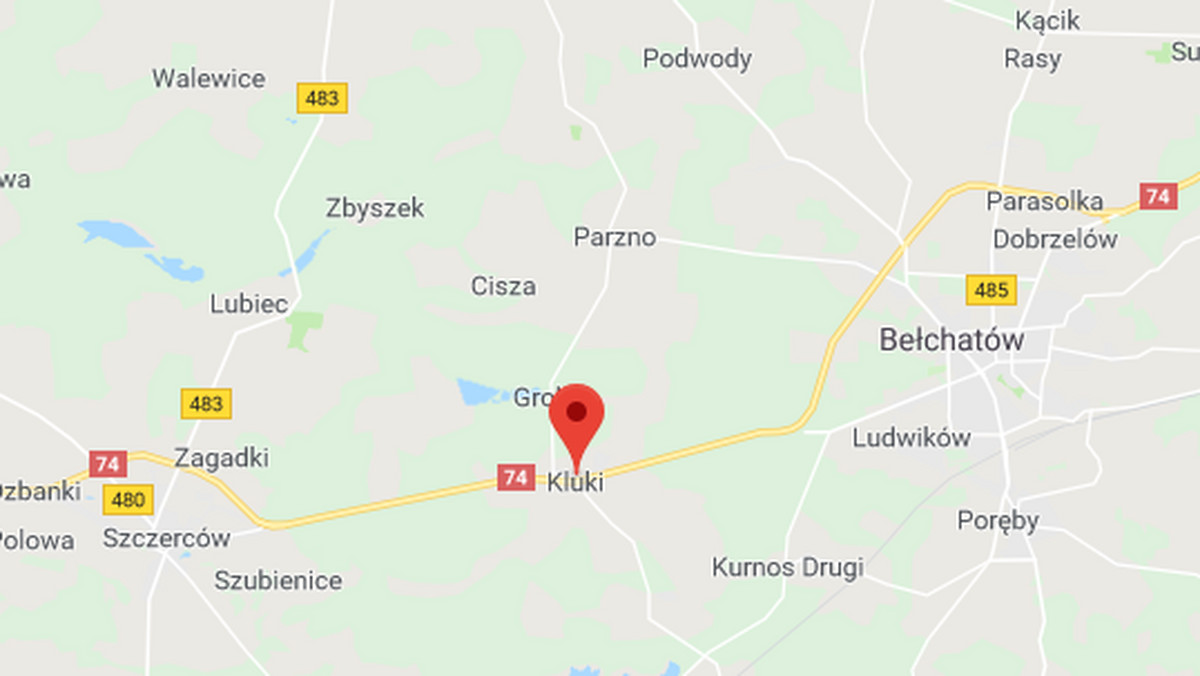 Jedna osoba nie żyje, a jedna jest ranna po wypadku, do którego doszło na drodze krajowej nr 74 w Łódzkiem. Trasa jest zablokowana - poinformował Karol Barcicki z Punktu Informacji Drogowej łódzkiego oddziału GDDKiA.
