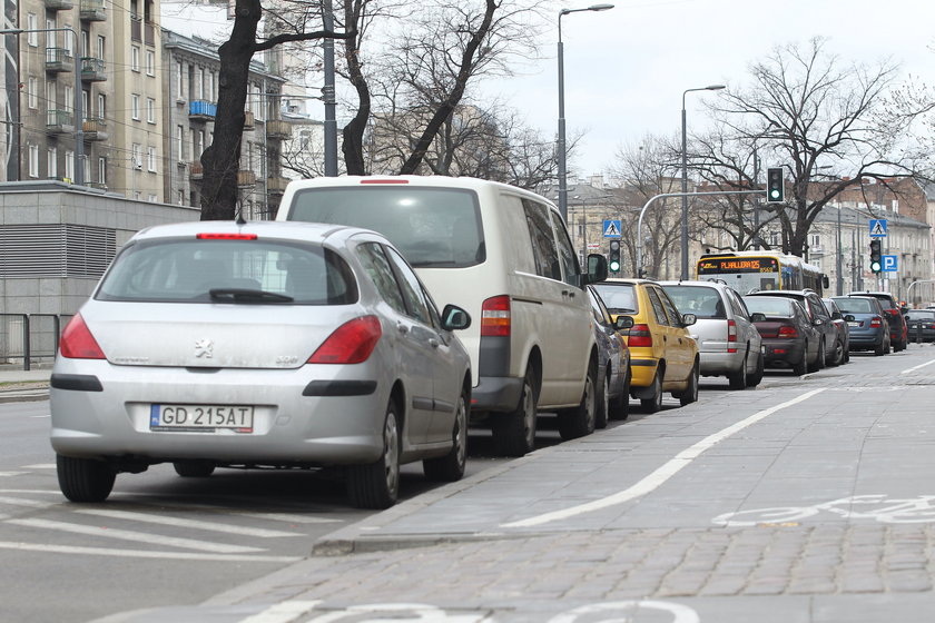 Urzędnicy chcą postawić słupki na Targowej 