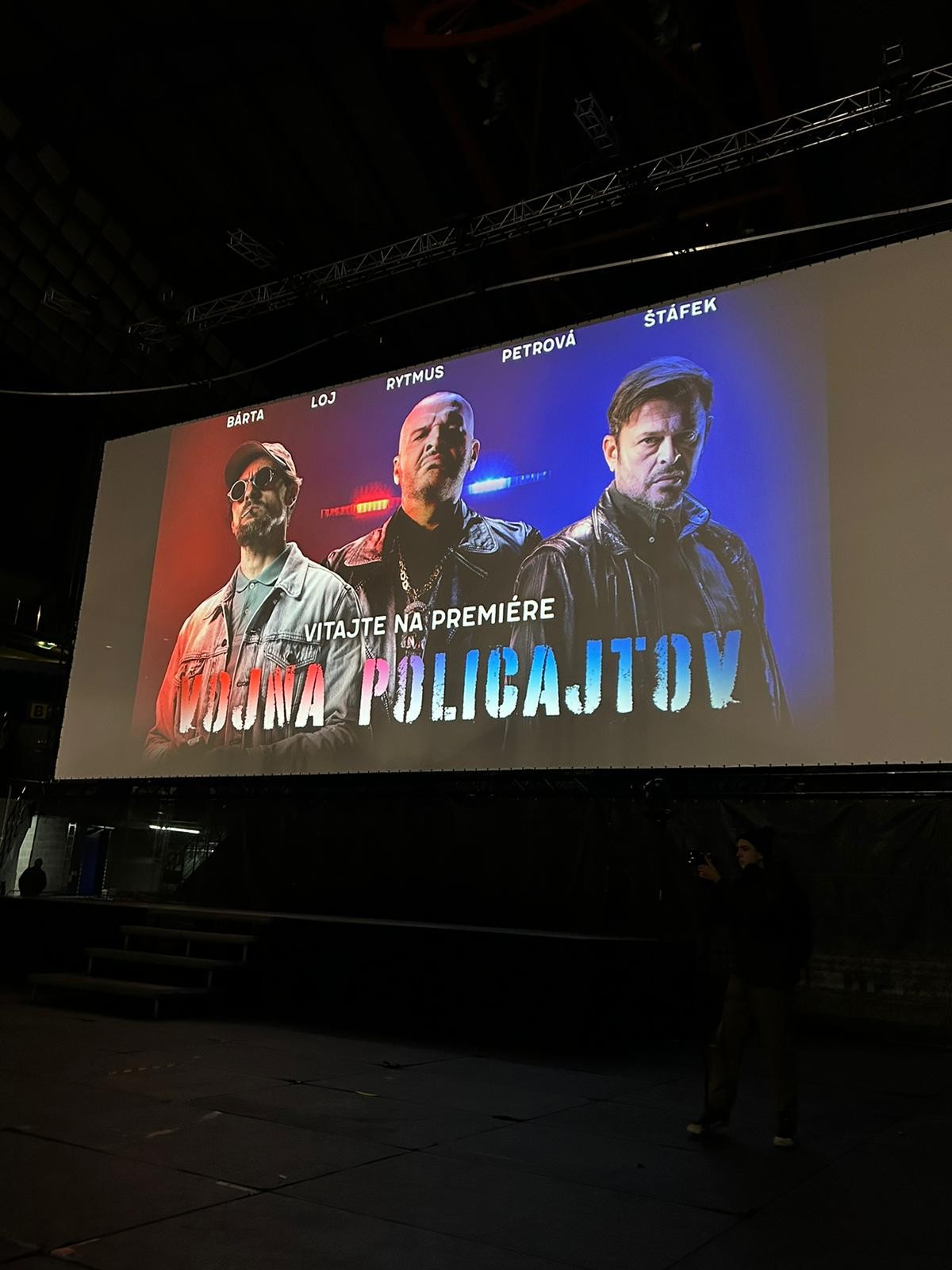 Veľkolepá premiéra filmu Vojna policajtov.