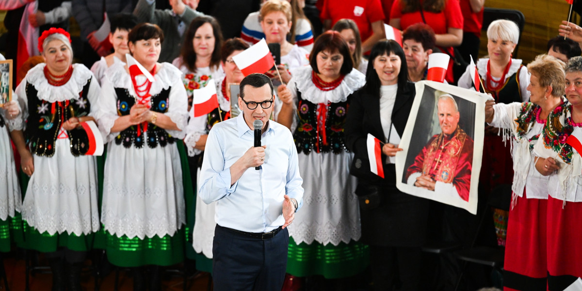Premier Mateusz Morawiecki podczas spotkania z wyborcami w ramach trasy programowej PiS pod hasłem "Przyszłość to Polska".