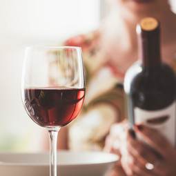 Pijesz czerwone wino dla zdrowia? To nie jest dobry pomysł 