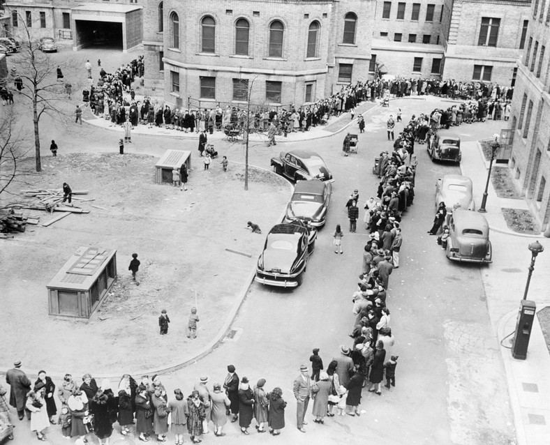 Szczepienia przeciwko czarnej ospie w Nowym Jorku w 1947 r.