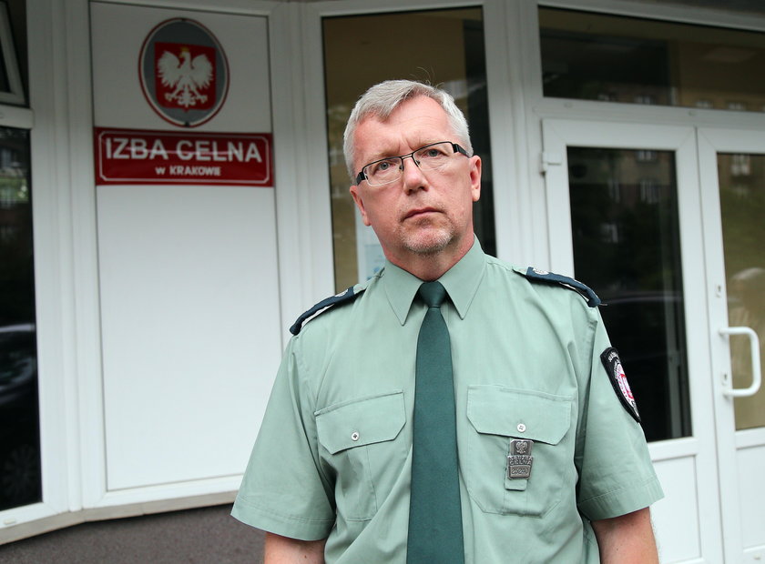 W Krakowie celnicy blokują wyjazd lokatorom