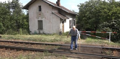 Kolej podniosła mu czynsz za ścieżkę do domu. Musi płacić!