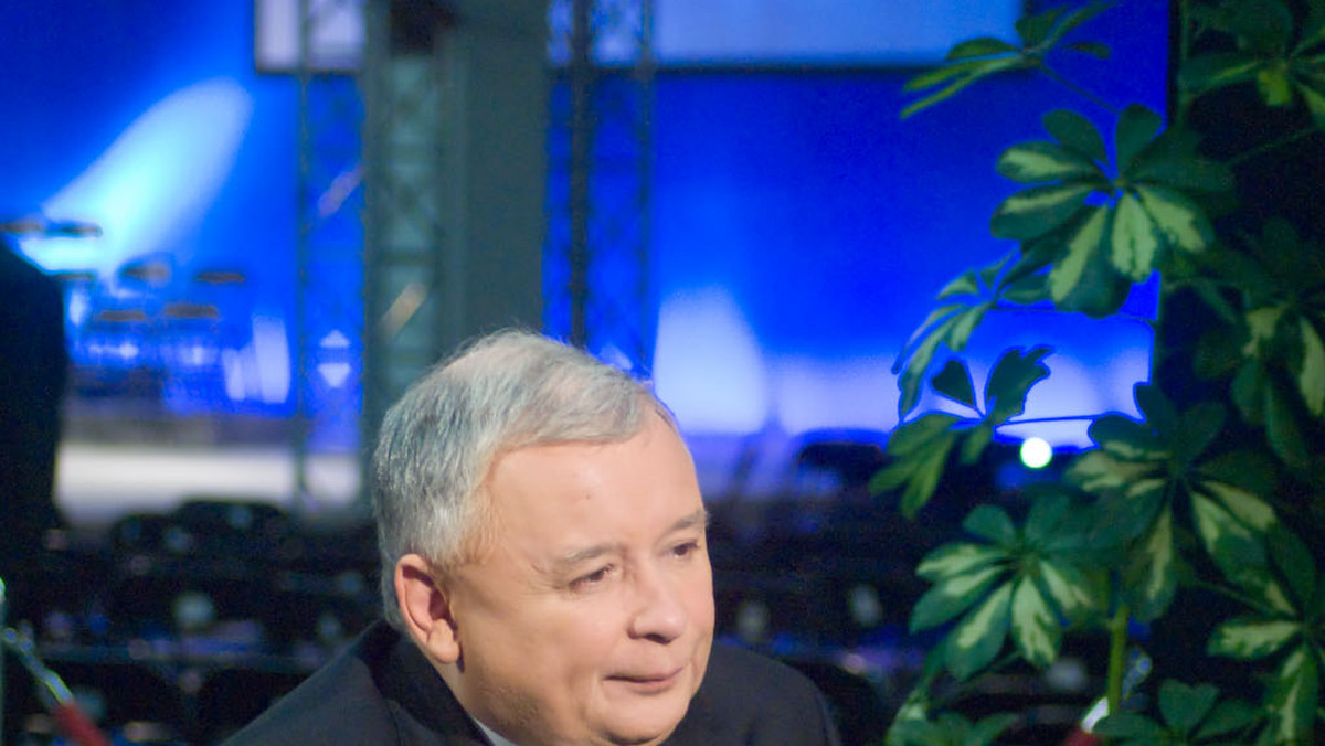 Podczas konferencji prasowej, rzecznik sztabu wyborczego Jarosława Kaczyńskiego, Paweł Poncyljusz potwierdził, że kandydat PiS jest gotowy do odbycia debaty z Bronisławem Komorowskim jeszcze przed pierwszą turą wyborów.