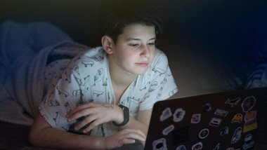 pornografia w internecie wśród dzieci 7-14 lat – alarmujące dane 2025.