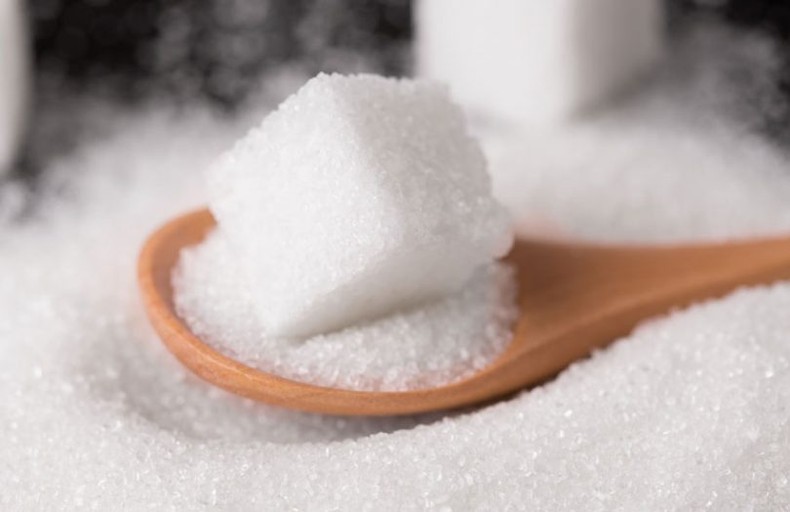 Sugar, lemon juice and honey lightens skin