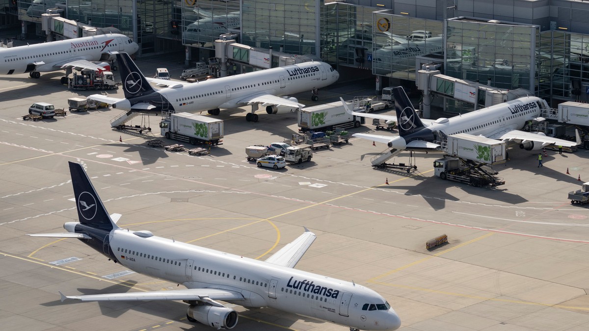 Nagy volt a pánik: nem tudott leszállni Debrecenben a Lufthansa egyik járata