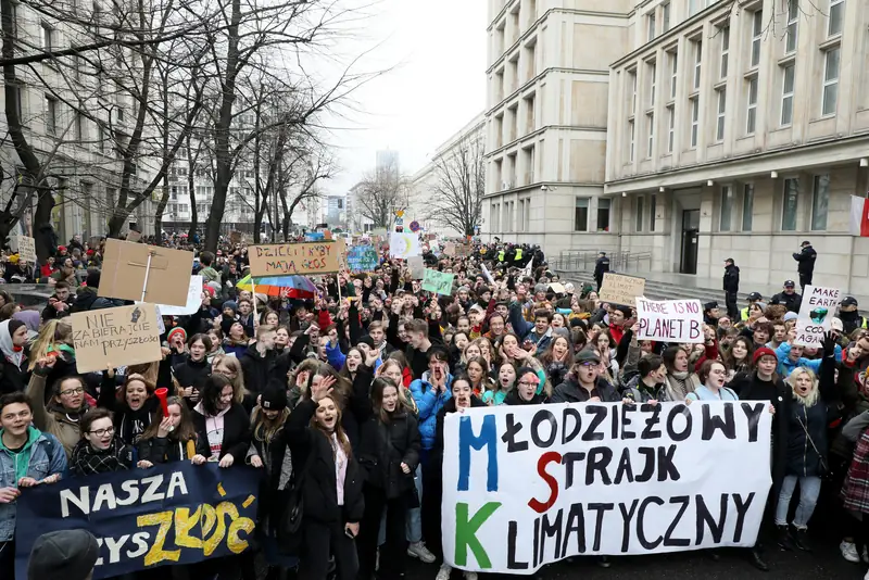 Tłumy zjawiły się na Młodzieżowym Strajku Klimatycznym