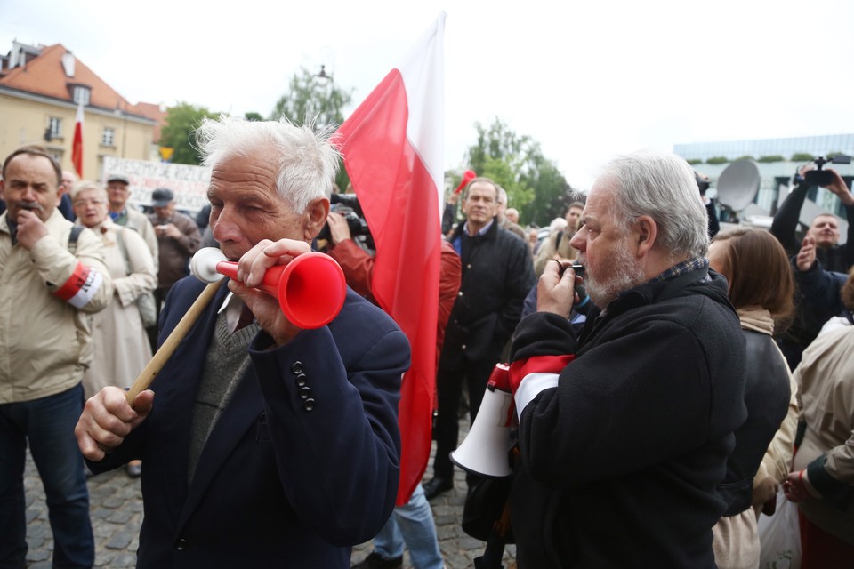 WARSZAWA POGRZEB GENERAŁA JARUZELSKIEGO PROTESTY (protesty podczas pogrzebu gen. Wojciecha Jaruzelskiego)