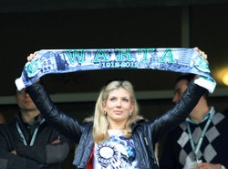 Piękna pani prezes do senatora PiS: Stadion to nie kurnik