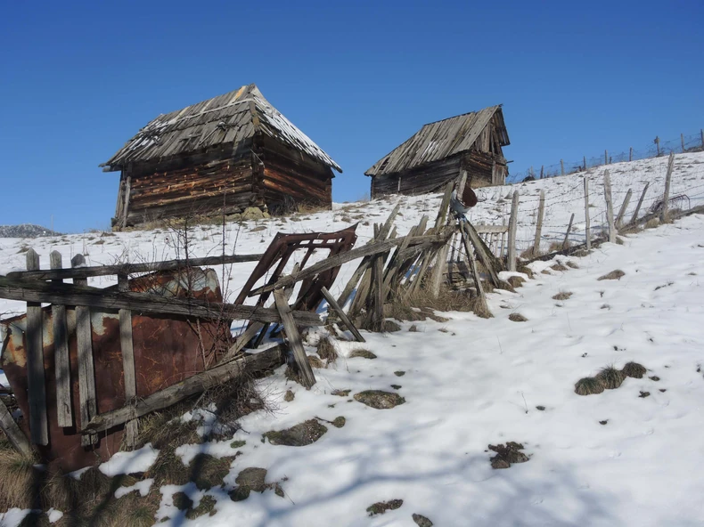 Stare ograde čuvaju napuštena semegnjevska imanja