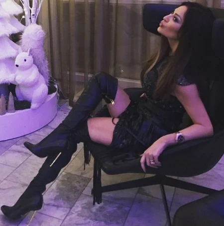 Yalangoch yigitlarning yaqindan suratlari