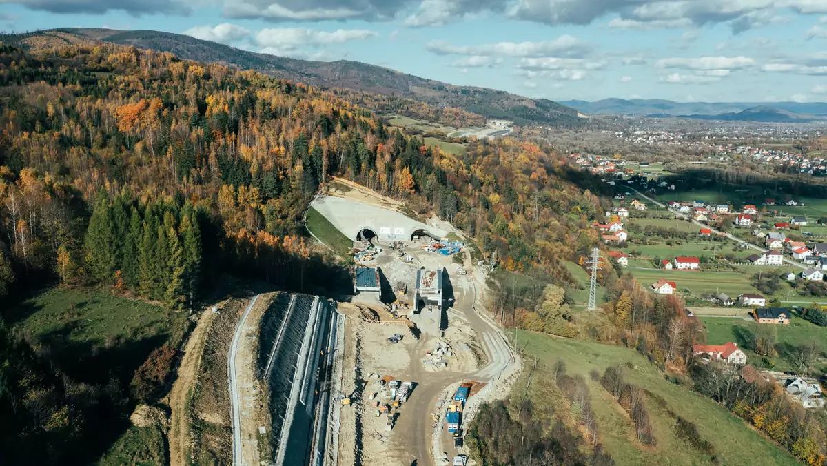 Przebito pierwszą z czterech budowanych naw tuneli na S1