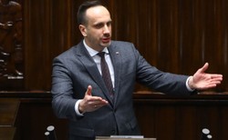 "Unijny haracz i podwyżki mają twarz Tuska". Tak obliczył to Kowalski