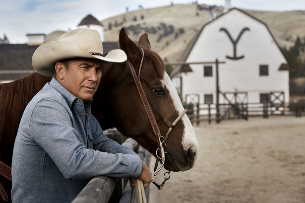 Kevin Costner w roli kowboja w serialu "Yellowstone" na kanale Paramount Channel