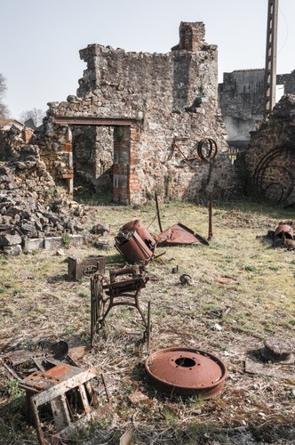 ORADOUR-SUR-GLANE. ŚWIADECTWO OKRUCIEŃSTWA WOJNY