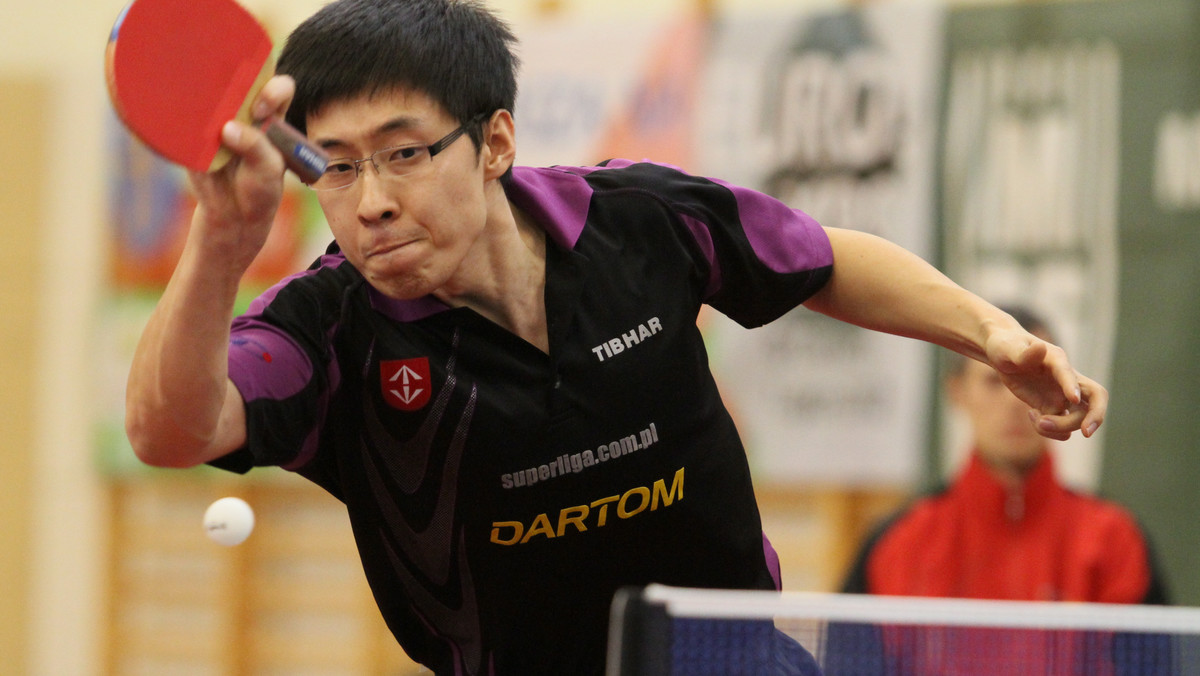 Wang Zeng Yi przegrał z Danielem Zwicklem w półfinale swojej grupy w drugiej fazie europejskich kwalifikacji olimpijskich w tenisie stołowym w Luksemburgu.