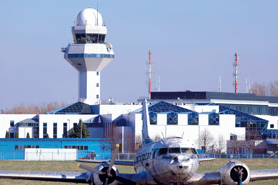 Aż 180 warszawskich kontrolerów lotów może niebawem odejść z pracy