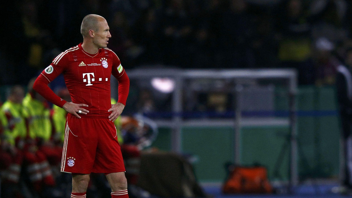 Pomocnik Bayernu Monachium, Arjen Robben, nie kryje swojej frustracji po przegranej w finale Pucharu Niemiec z Borussią Dortmund. W wywiadzie dla lokalnego radia Holender zapewnił kibiców, że jego drużyna zrehabilituje się za tę klęskę i wygra Ligę Mistrzów.