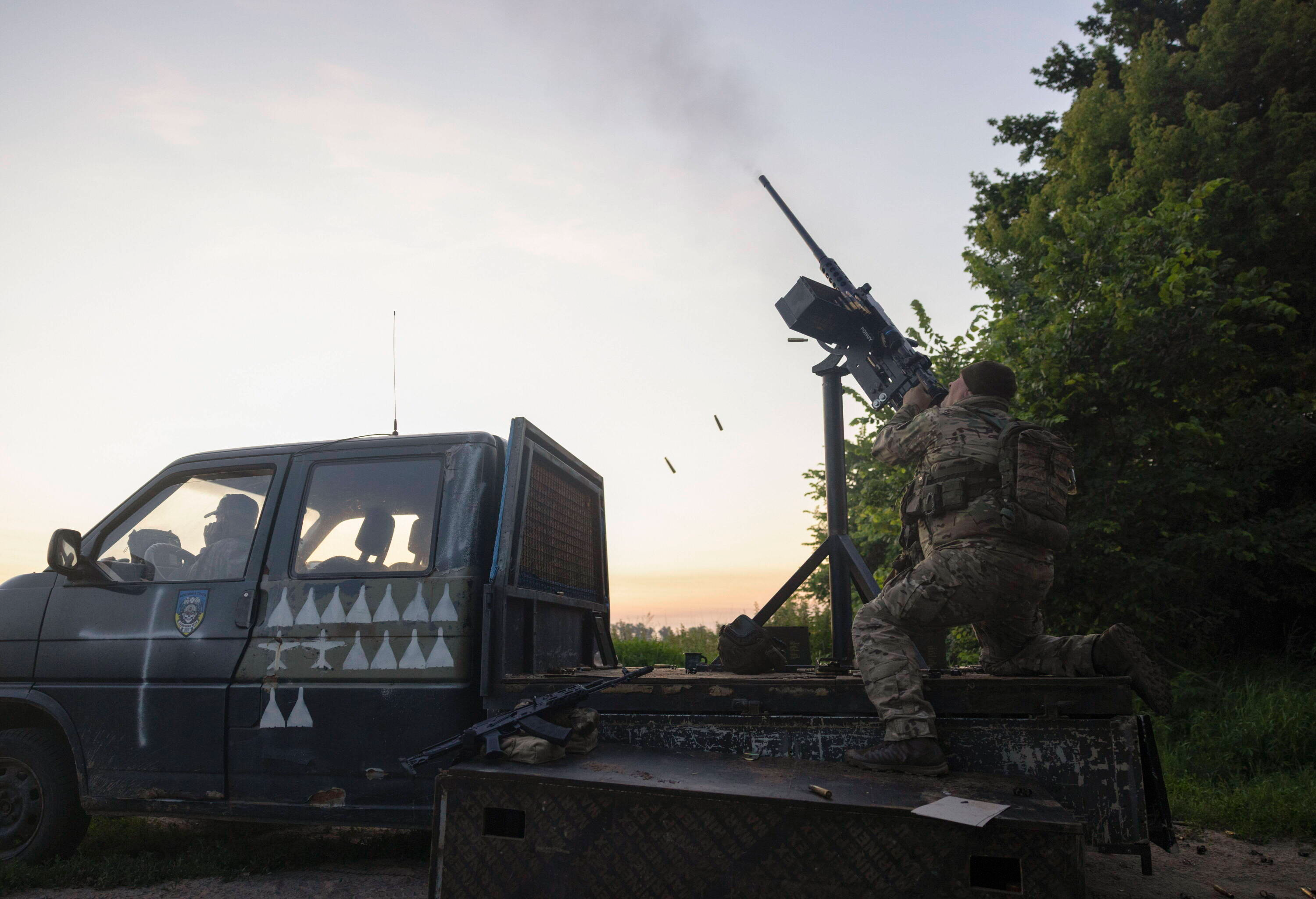 Trump zapowiada więcej broni dla Ukrainy po wstrzymaniu