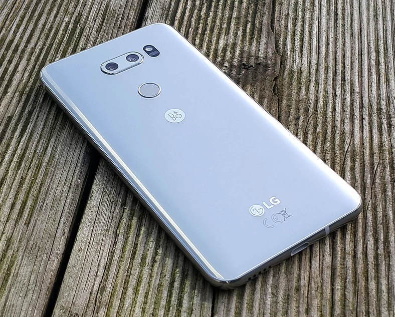 LG V30 to wydajny, smukły, elegancki i solidnie wykonany smartfon z ekranem OLED QHD+ oraz z zaawansowanym torem audio, który obsłuży także słuchawki o wysokiej impedancji.