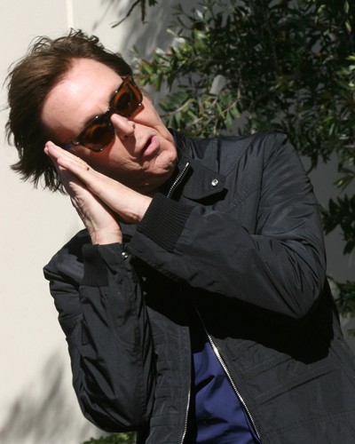 8. Paul McCartney – 57 milionów dolarów (ex aequo)