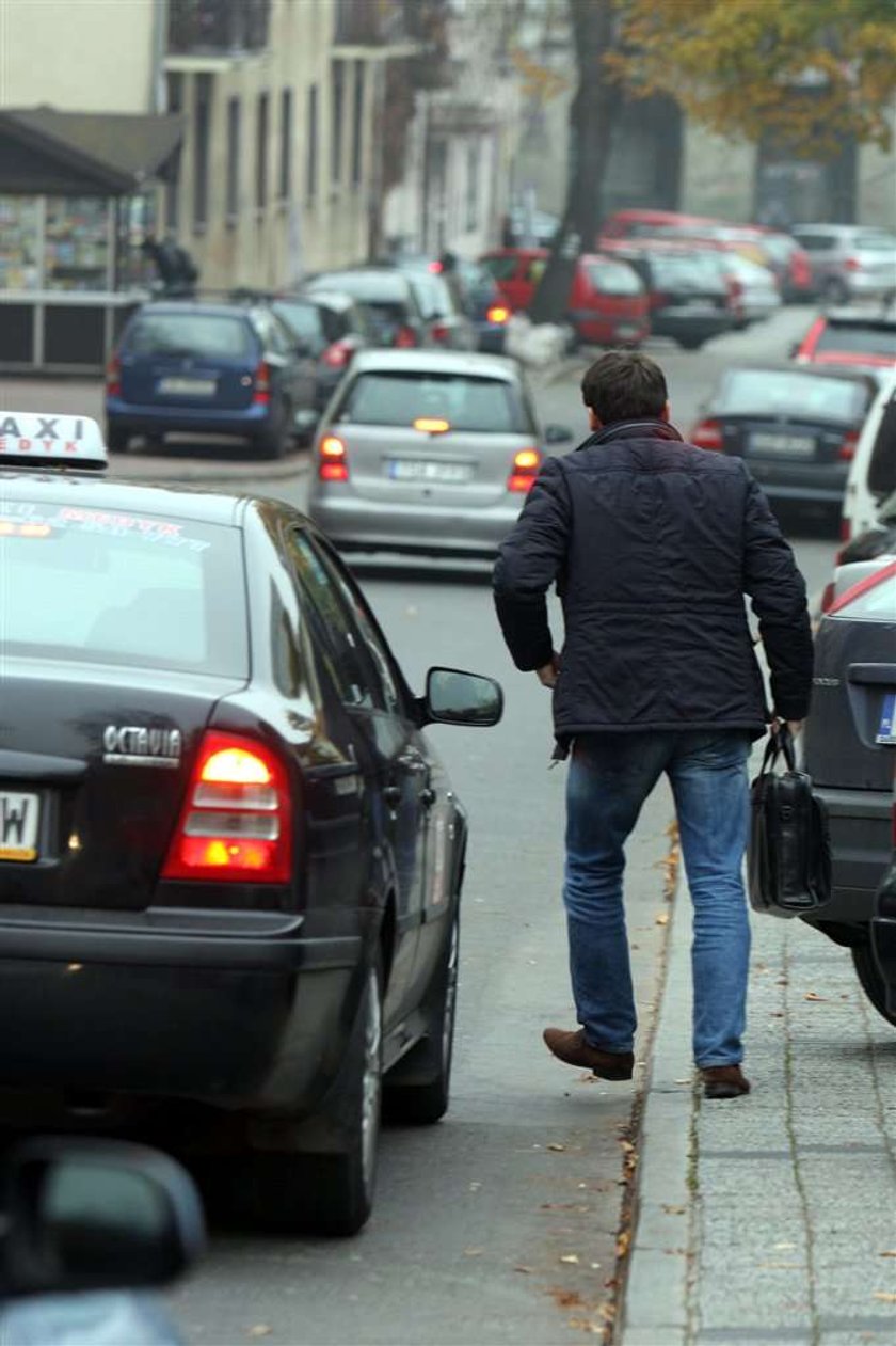 Dubieniecki przestraszył się policji. Teraz jeździ taksówką