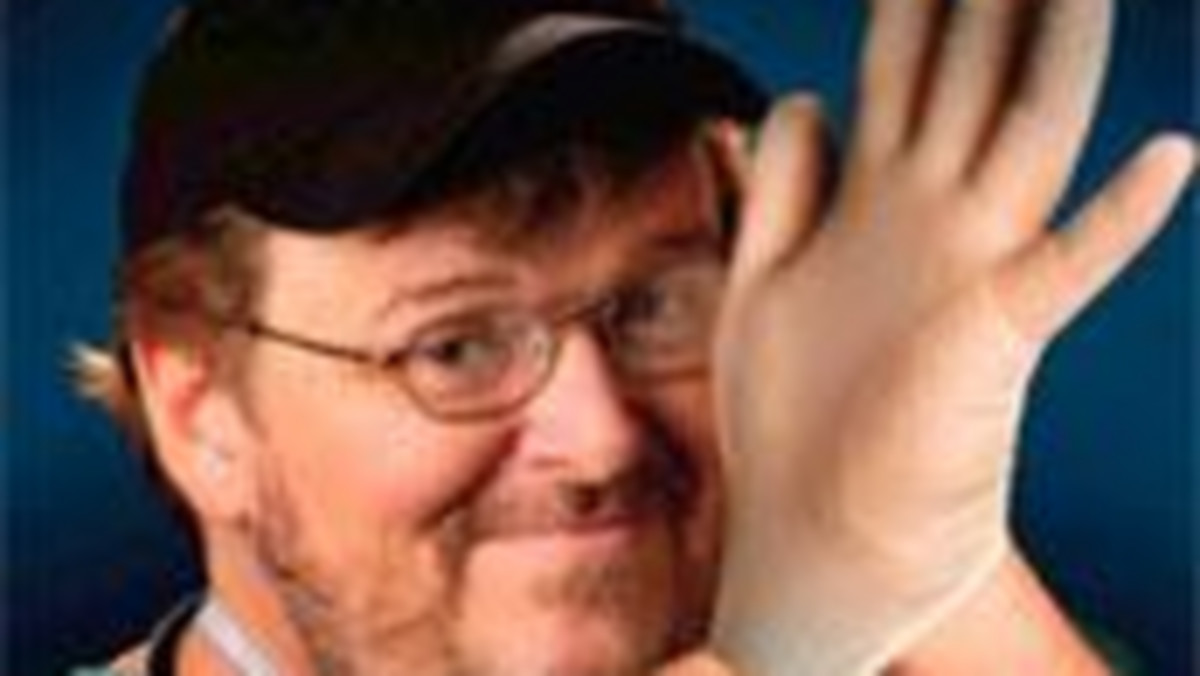 Michael Moore ukrył kopię swojego najnowszego dokumentu "Sicko" w Kanadzie, ponieważ obawia się, iż amerykańskie władze mogą spróbować ją skonfiskować.