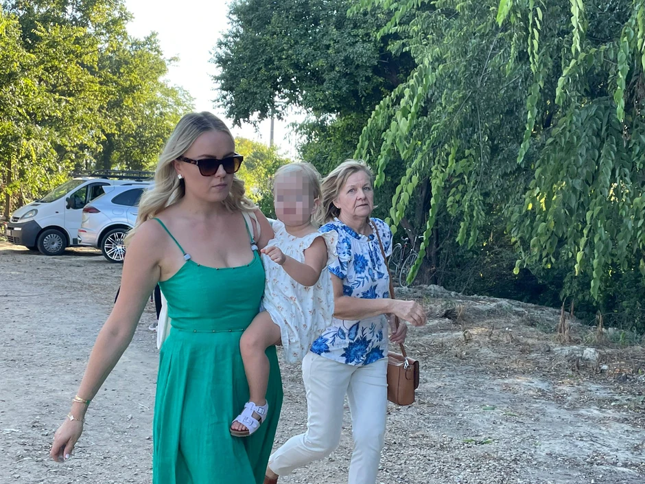 Jokićeva žena sa ćerkom