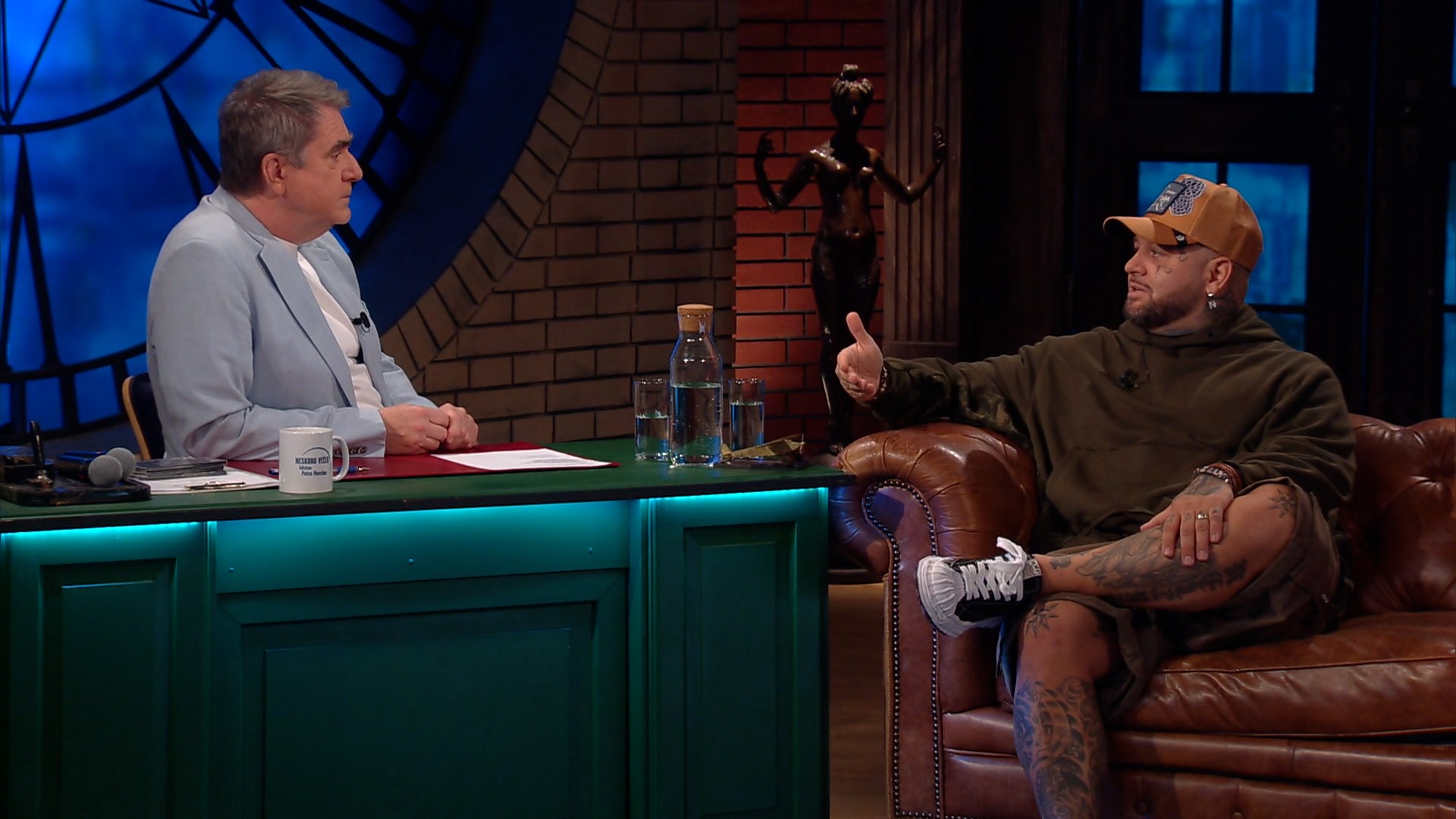 Raper Kali v talkšou Petra Marcina Neskoro večer.