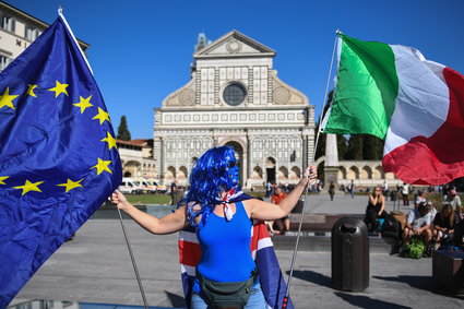 Coraz więcej imigrantów opuszcza Włochy. Znamy powody