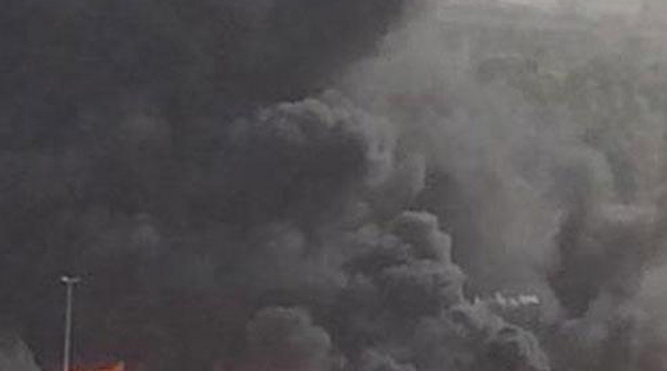Lángokban áll a dubaji kikötő - videó!